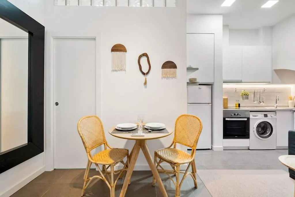Lodging Apartments Almirall Beach B2 Barcelona 0*,  Španělsko